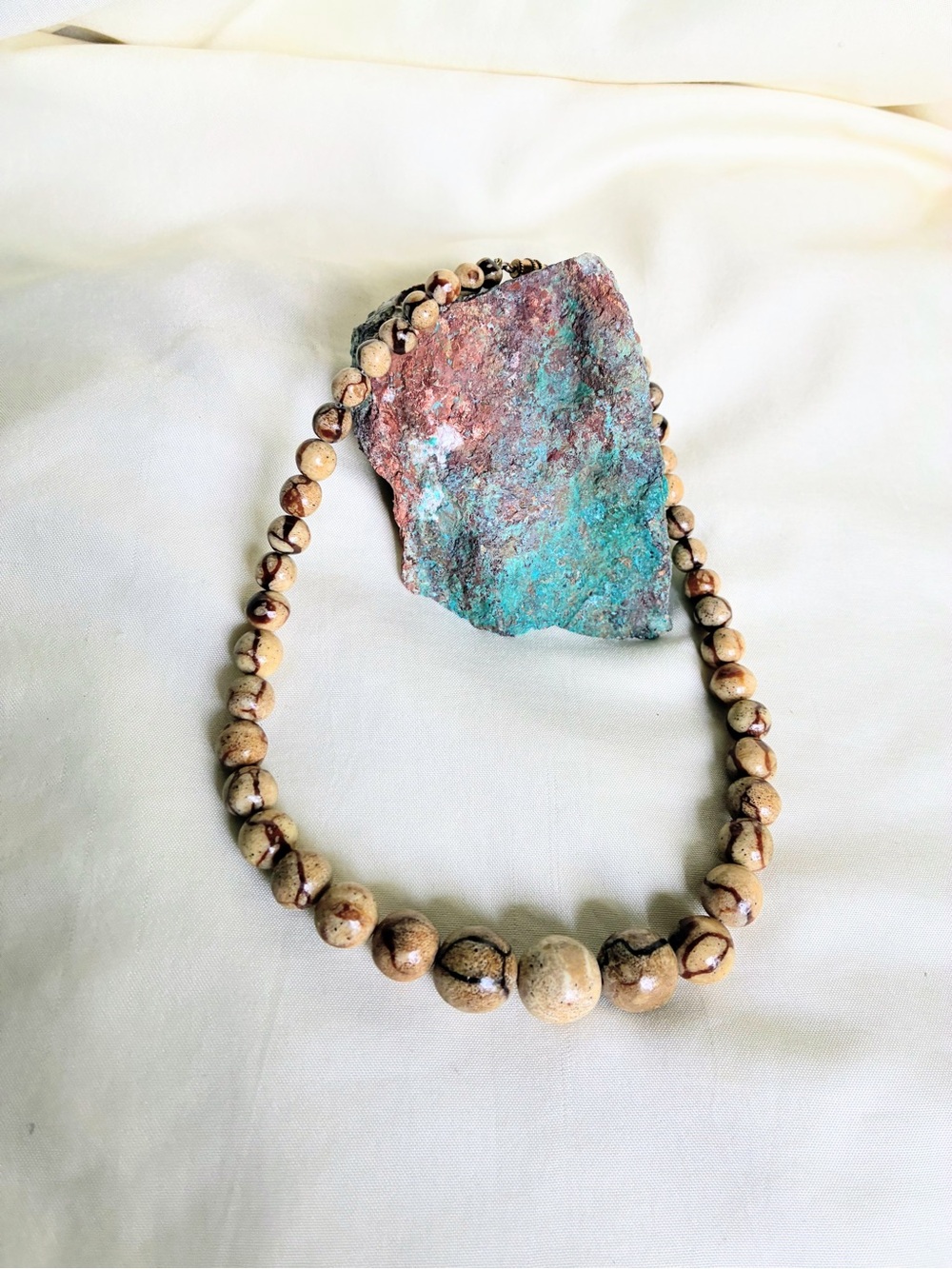 Vintage Graduated Tiger Coral Bead Necklace - Natural Tan & Brown Veining boho